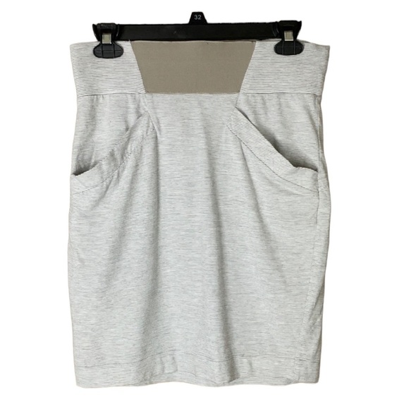 Bcbgeneration BCBG skirt stretch pencil Size Medium - Picture 1 of 6